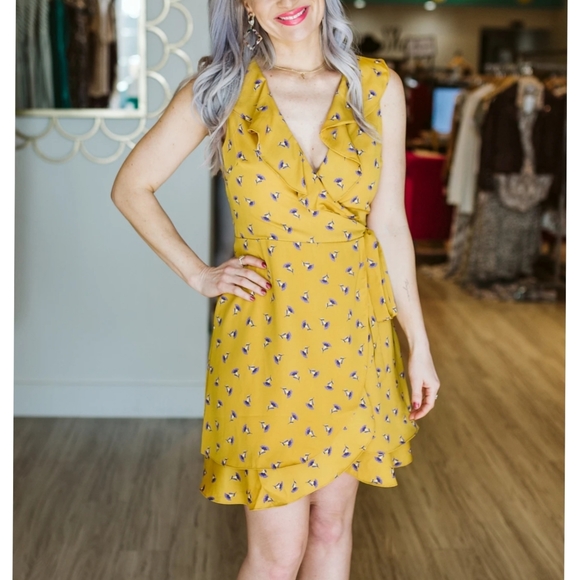 LAST 1❗GILLI Chic Mustard Floral Ruffle Wrap Dress - Picture 2 of 4